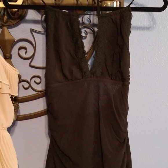 2 beautiful tank tops - Picture 3 of 7